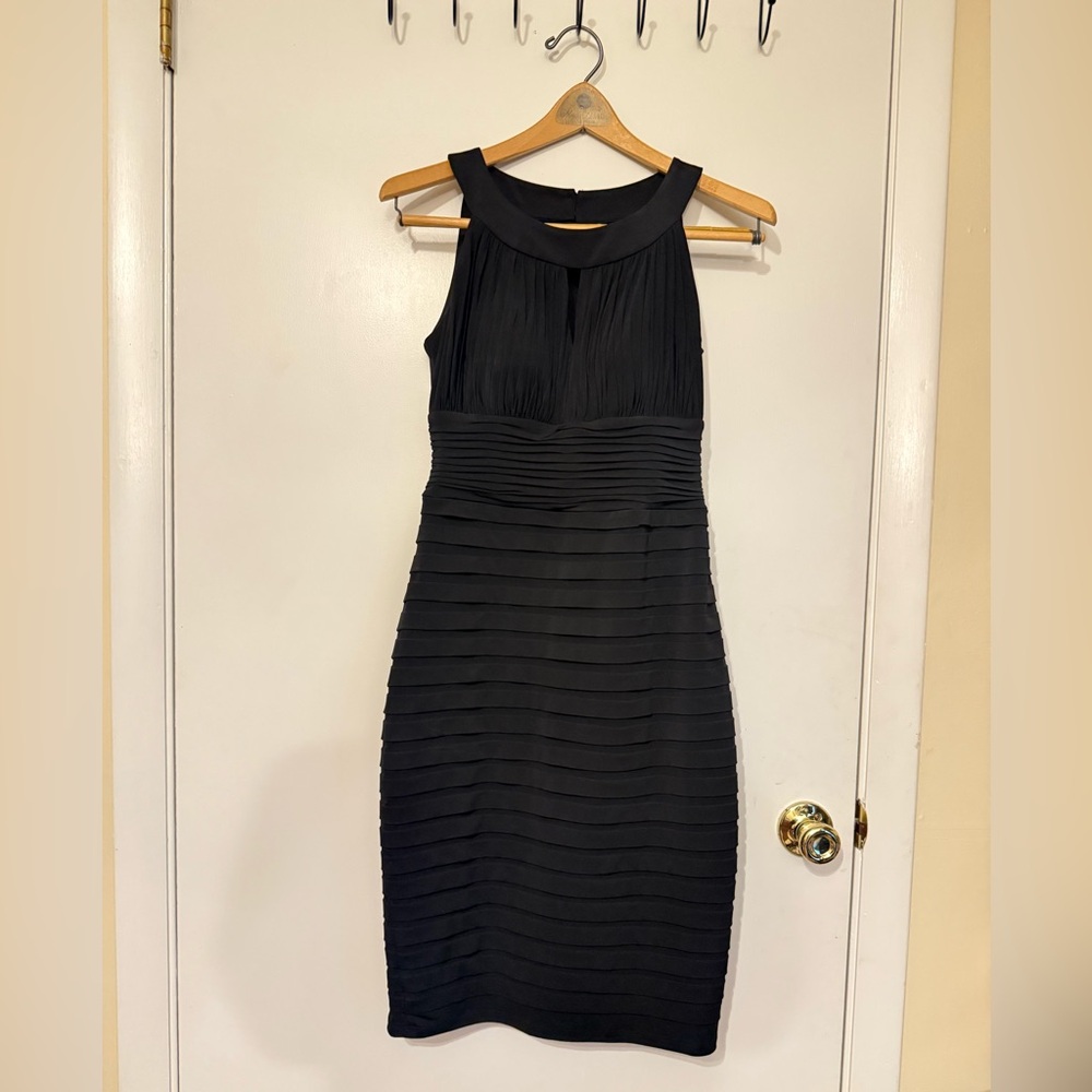 Melrose Black Bodycon Cocktail Dress / Size 6 / Sleeveless